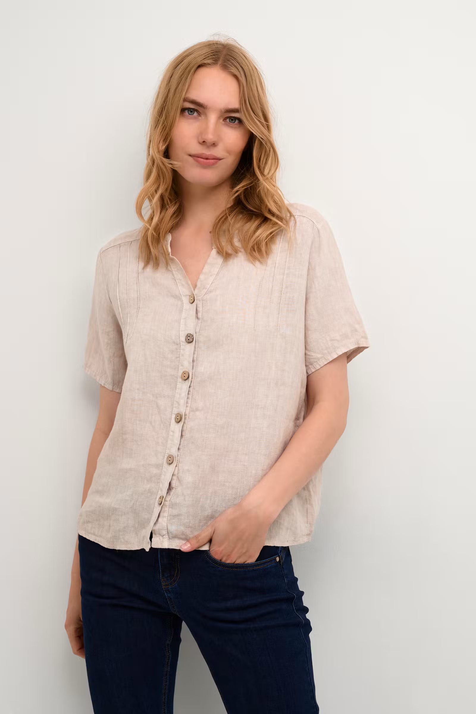 Cream Bellis Shirt