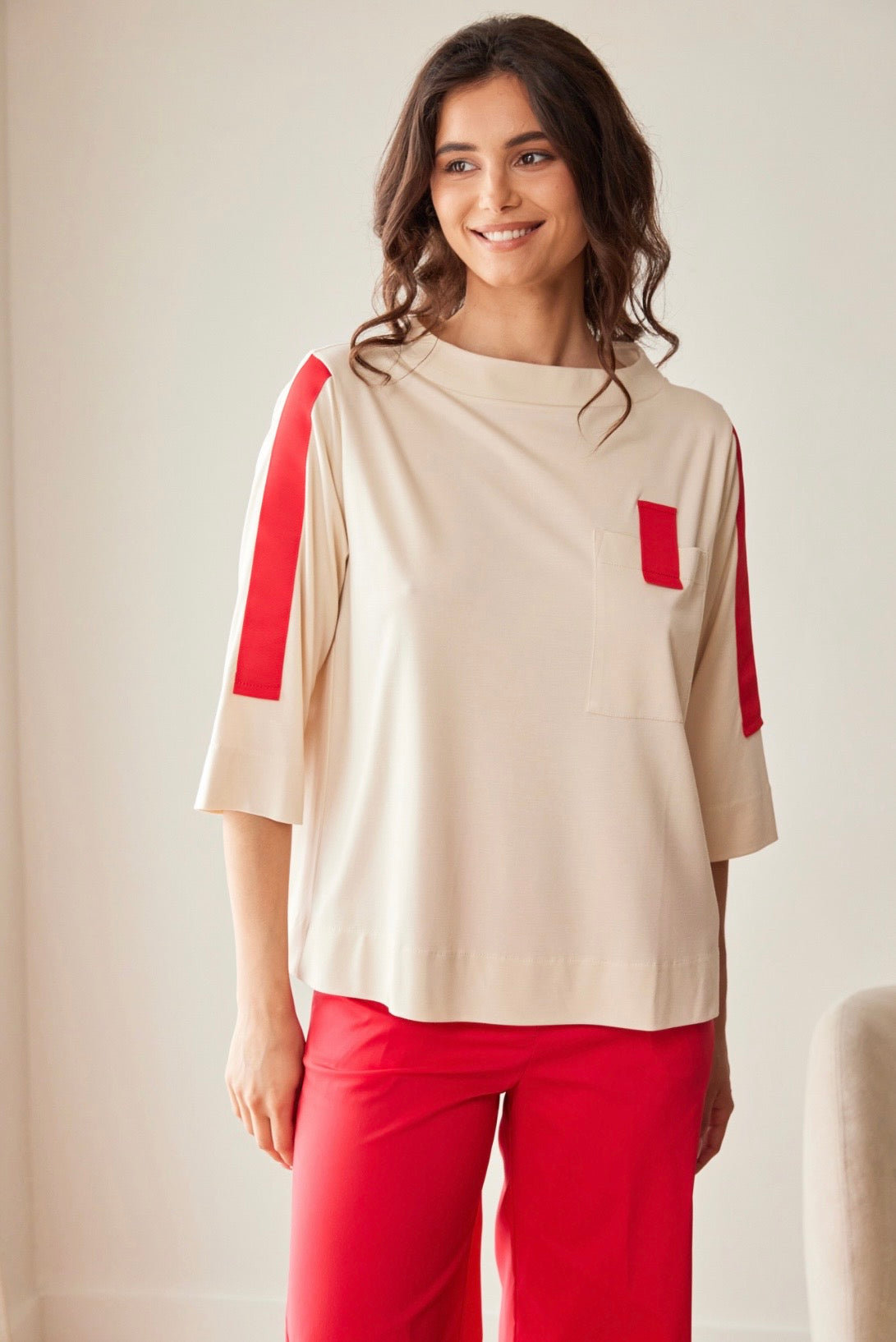 Peruzzi Contrast Sleeve Top