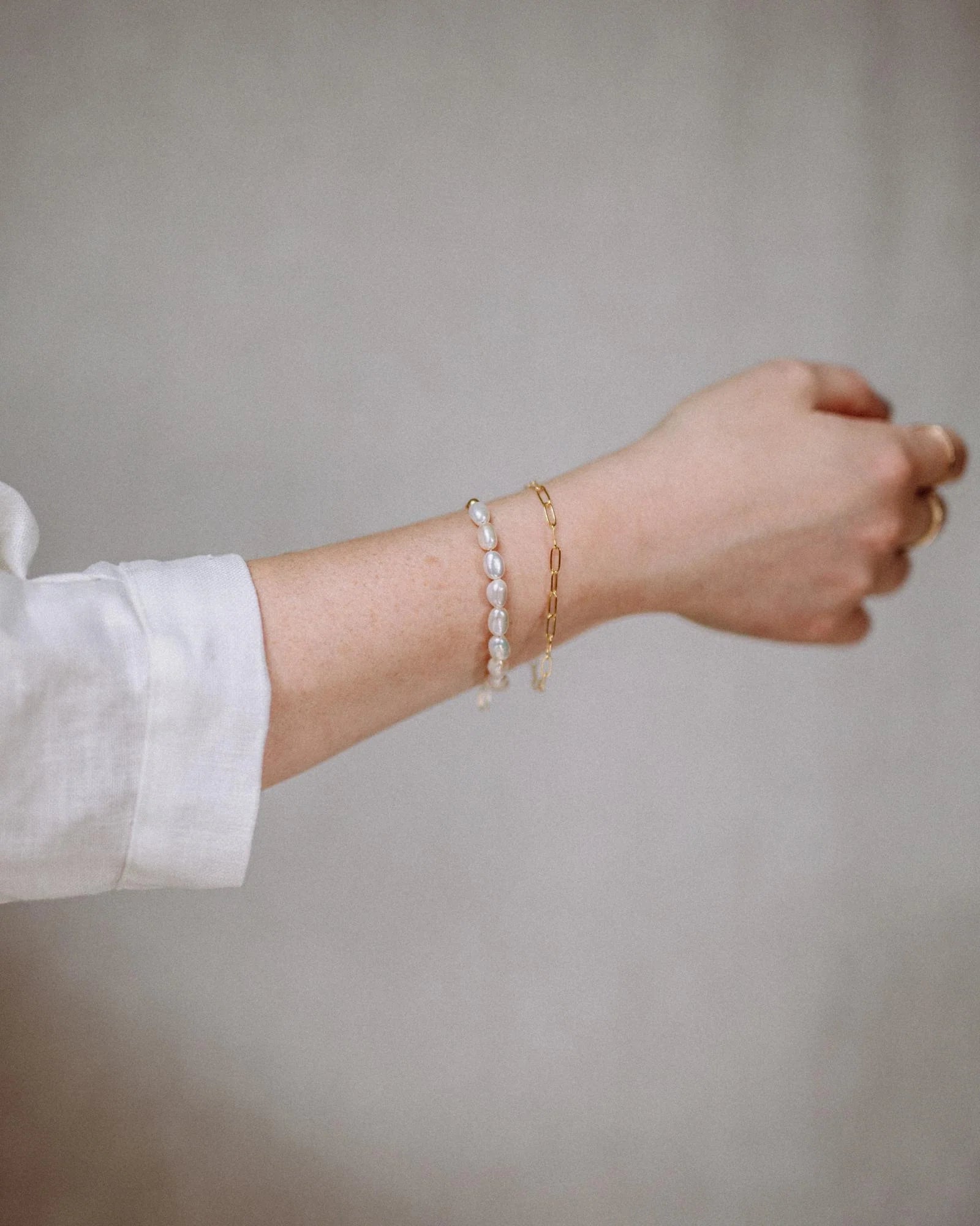 MoMuse Paperclip Chain & Multiple Baroque Pearl Bracelet