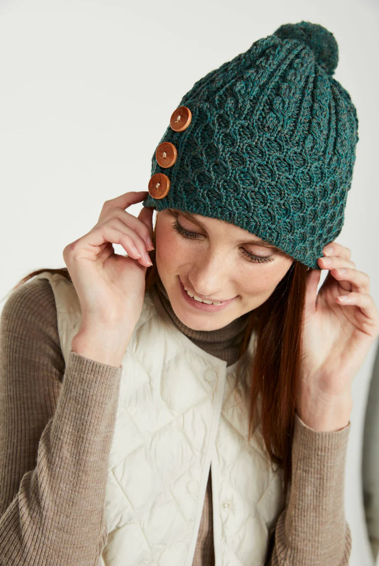 Aran Merino Wool Hat with 3 Buttons , Green