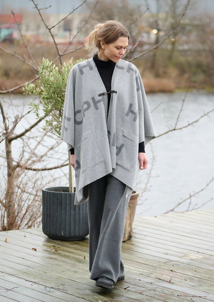 Henriette Steffense Print Cape