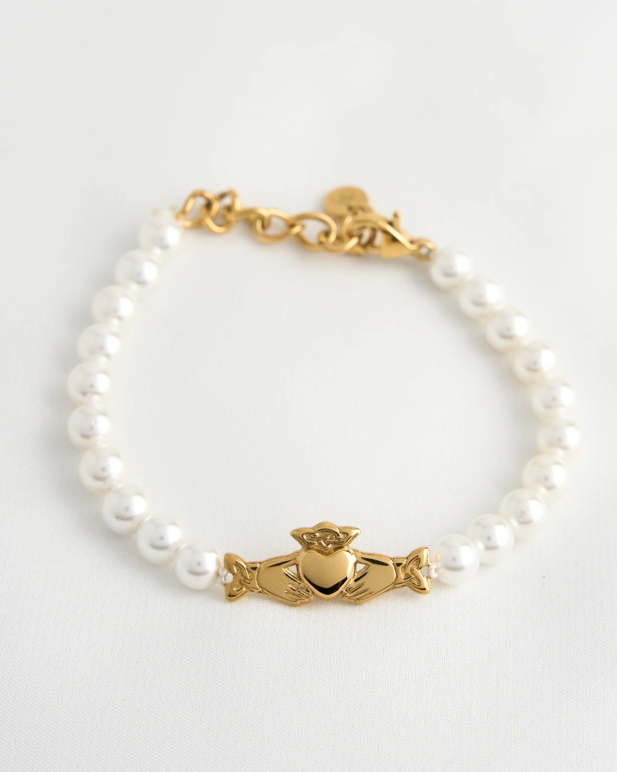 Fíor Jewellery Claddagh Pearl Bracelet