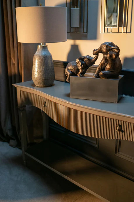 Mindy Brownes A Helping Hand