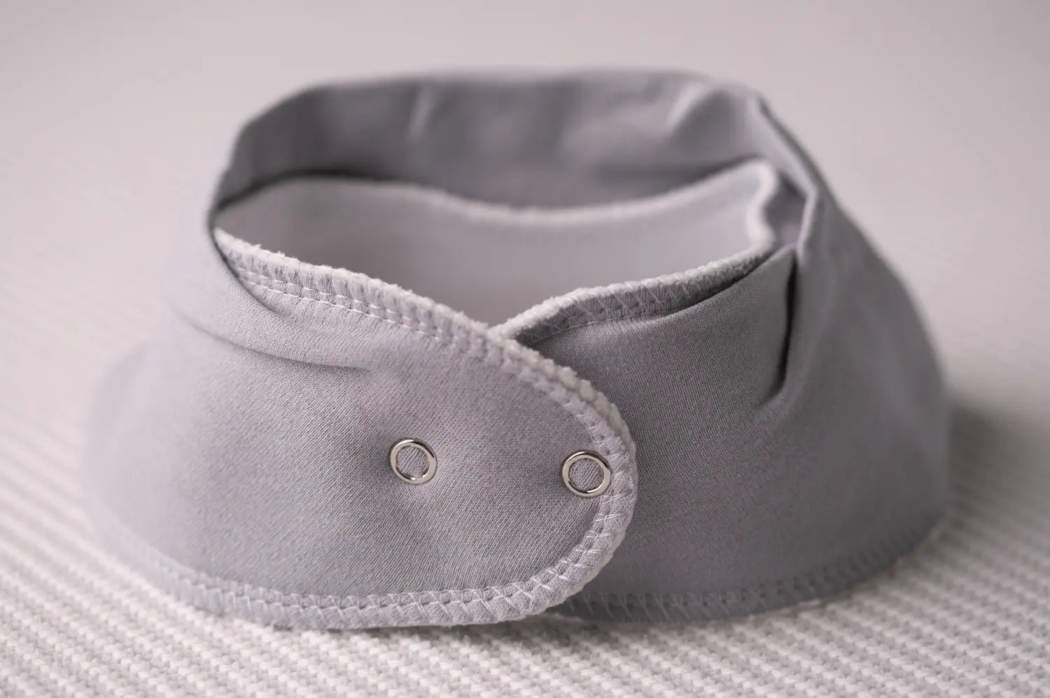 Babyboo Grá Bib