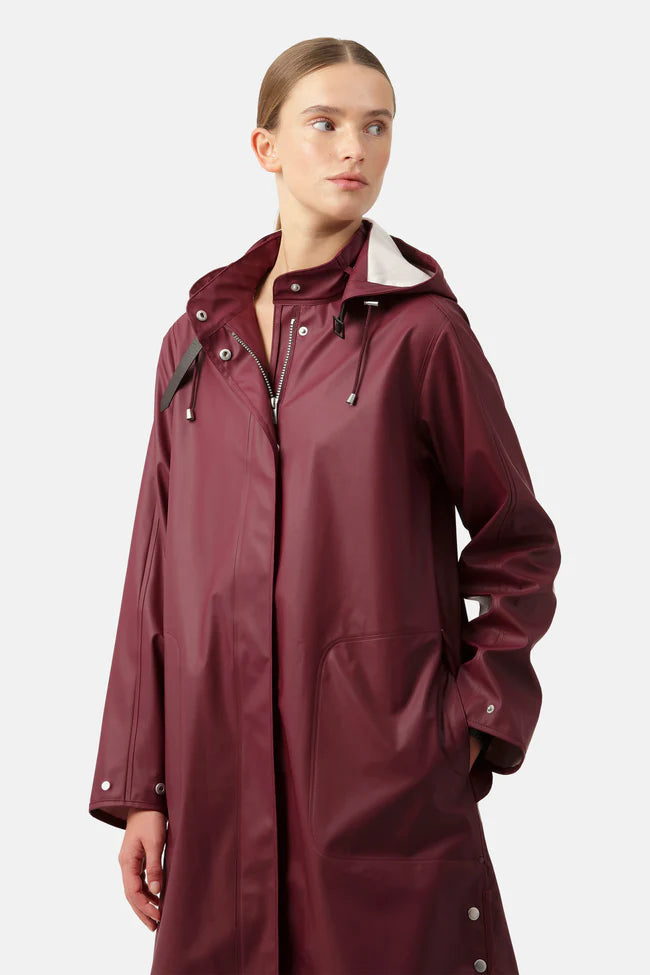 Ilse Jacobsen Rain71 , Maroon Banner