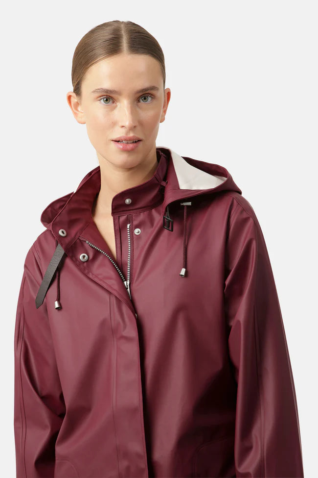 Ilse Jacobsen Rain71 , Maroon Banner