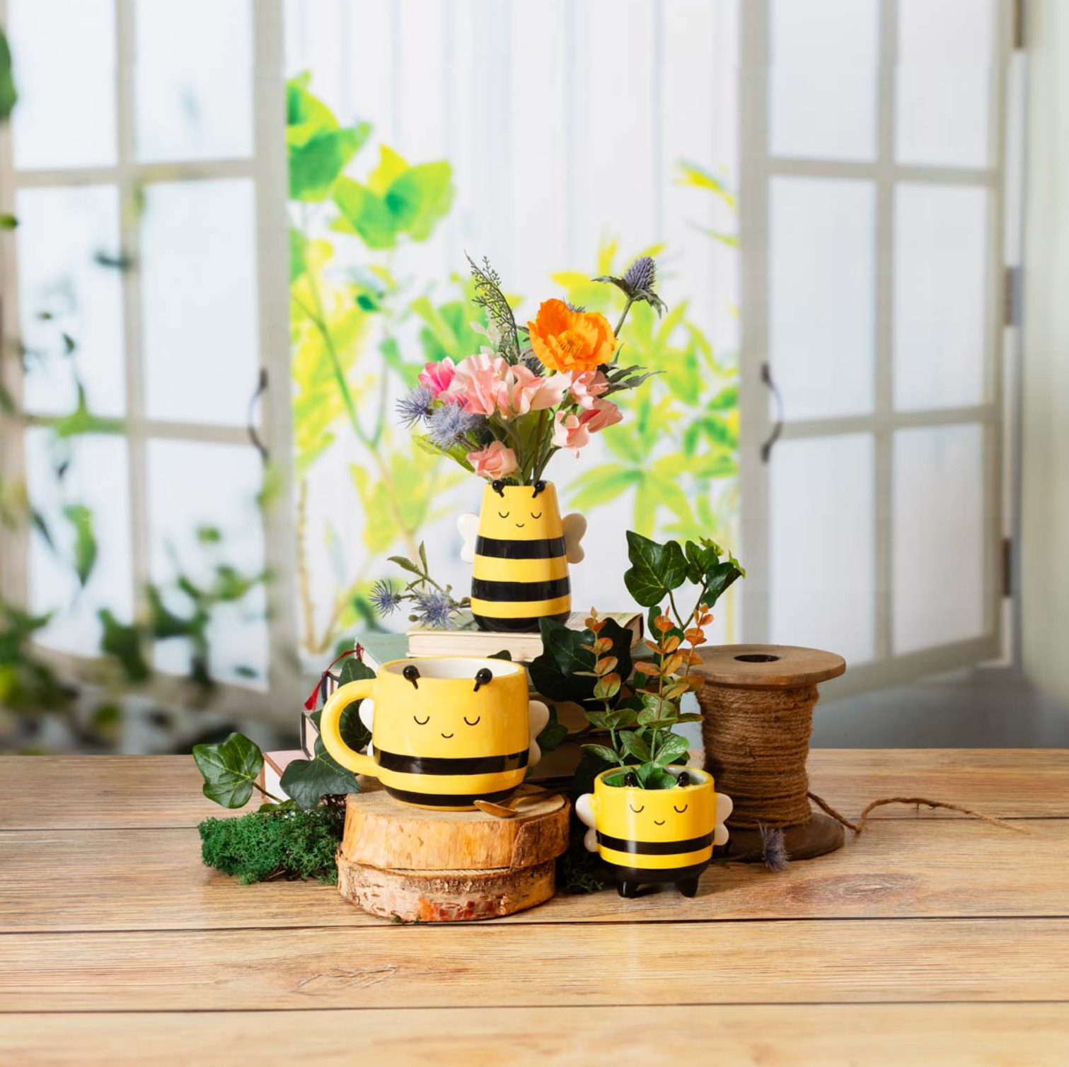 Sass And Belle Bee Vase