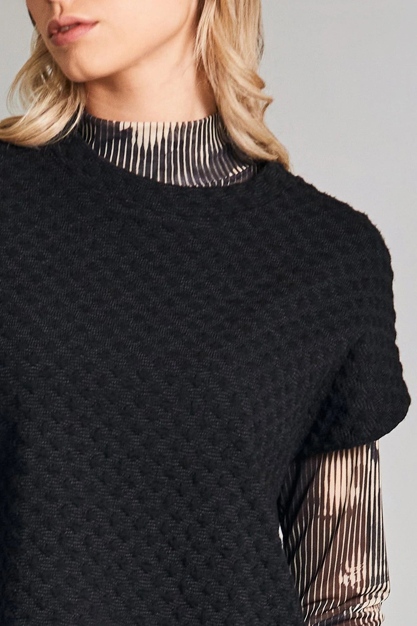 Peruzzi Sleevless Jacquard Knit