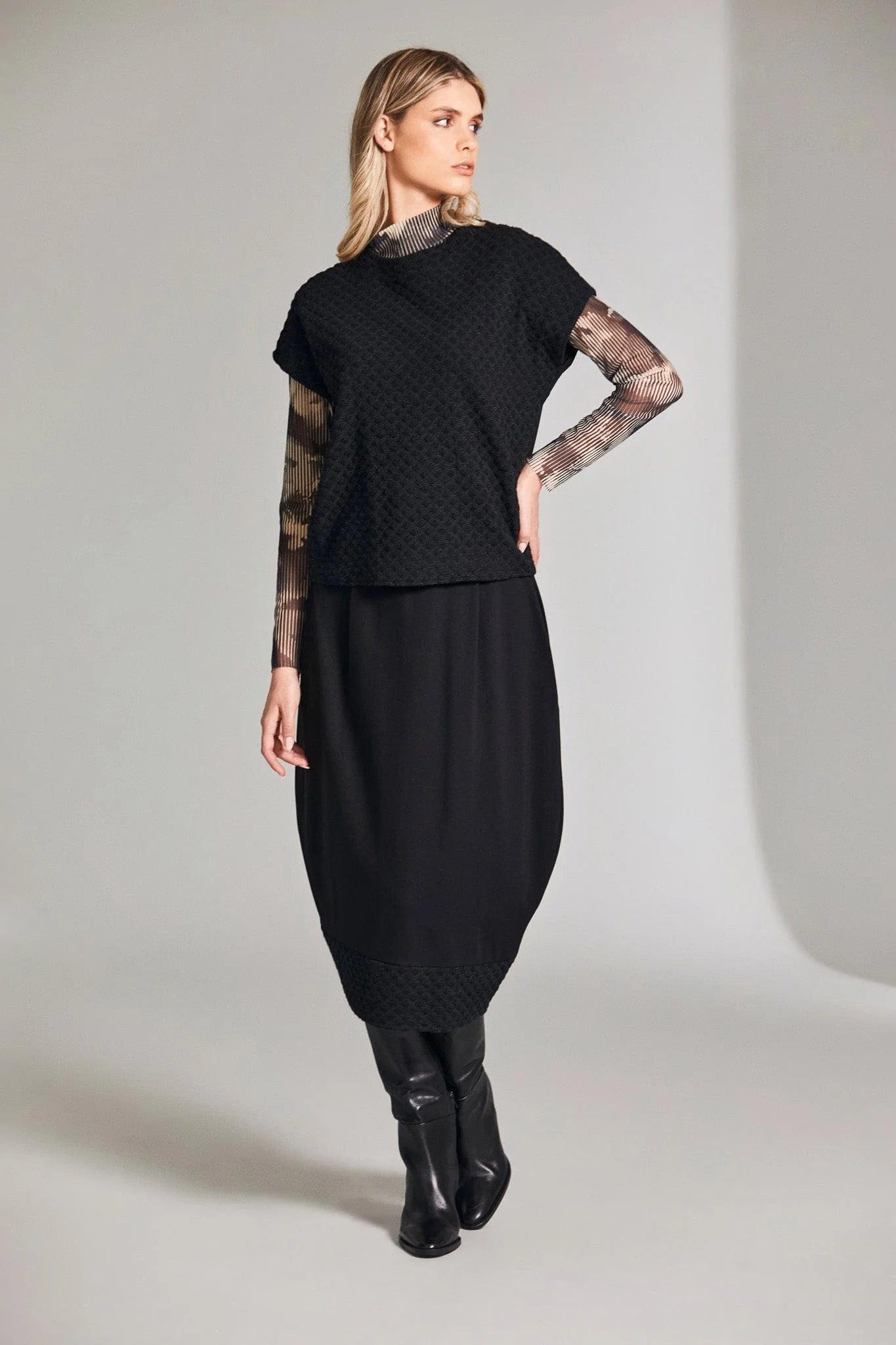 Peruzzi Sleevless Jacquard Knit