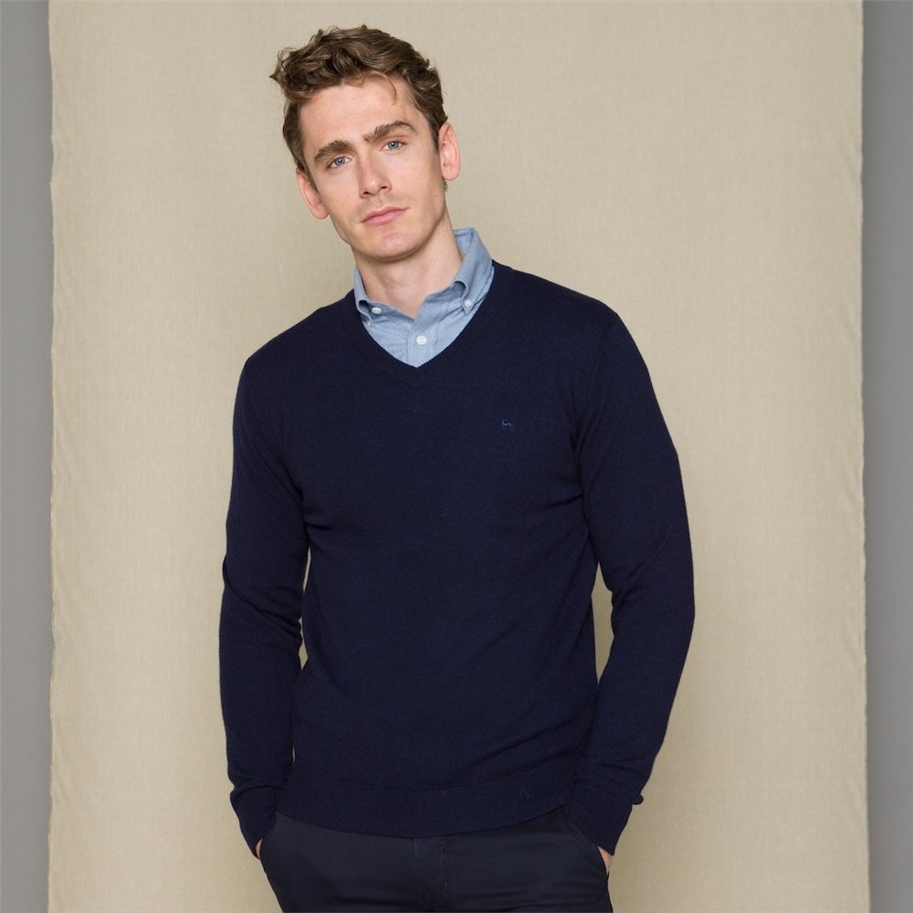 Magee | Lunnaigh V Neck Jumper - Navy
