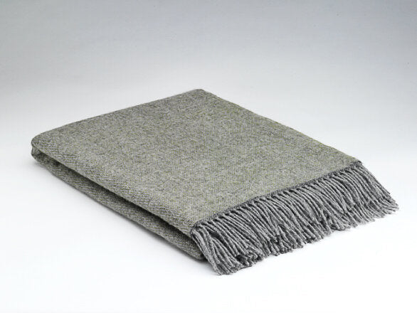 McNutt of Donegal Cosy Throw , Meadow Green