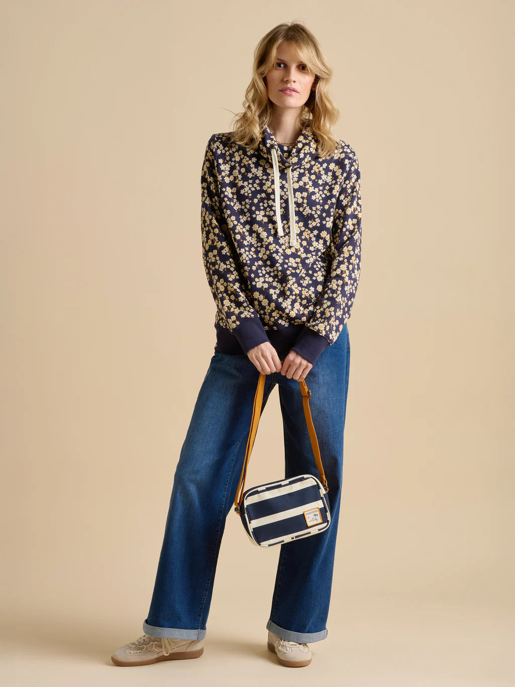 Brakeburn Floating Daisy Sweatshirt