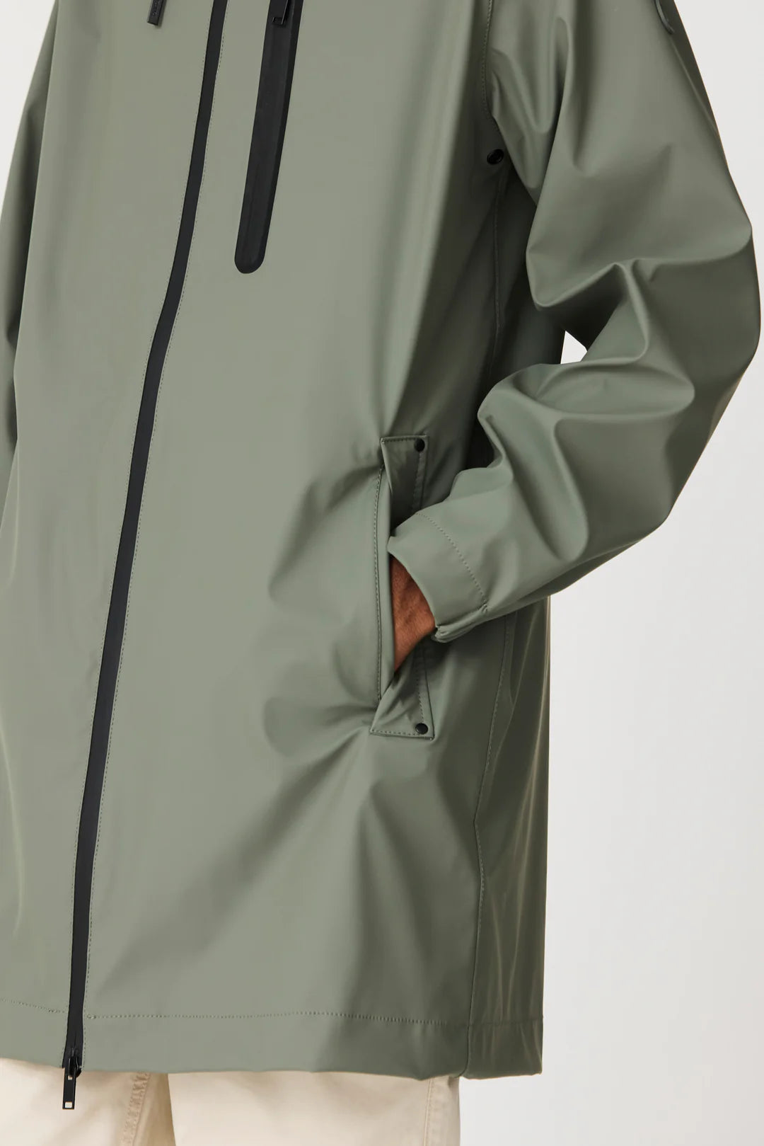 Tanta Totiri Raincoat