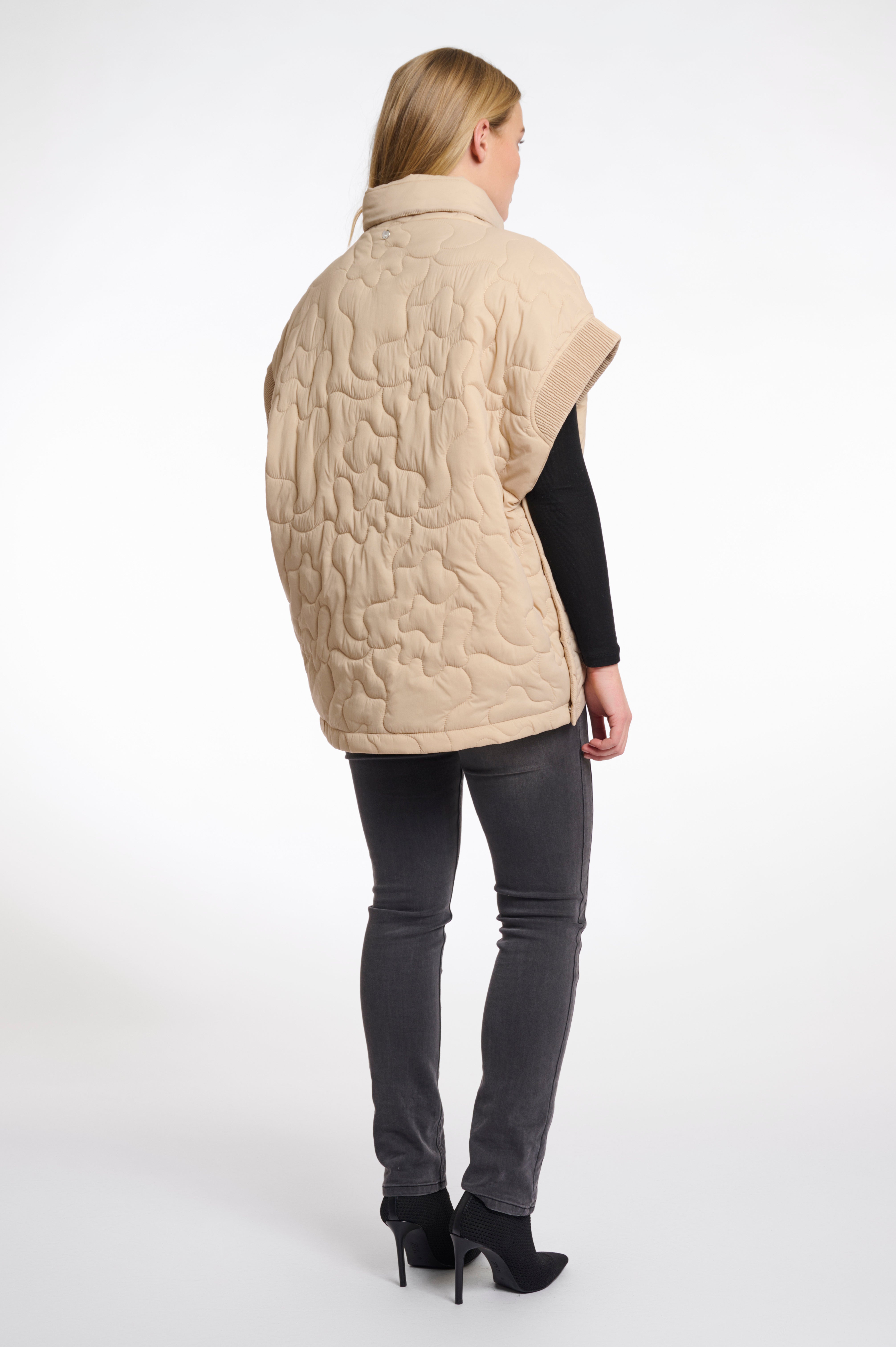 Rino & Pelle Caitlyn Quilted Cape - Light Oat