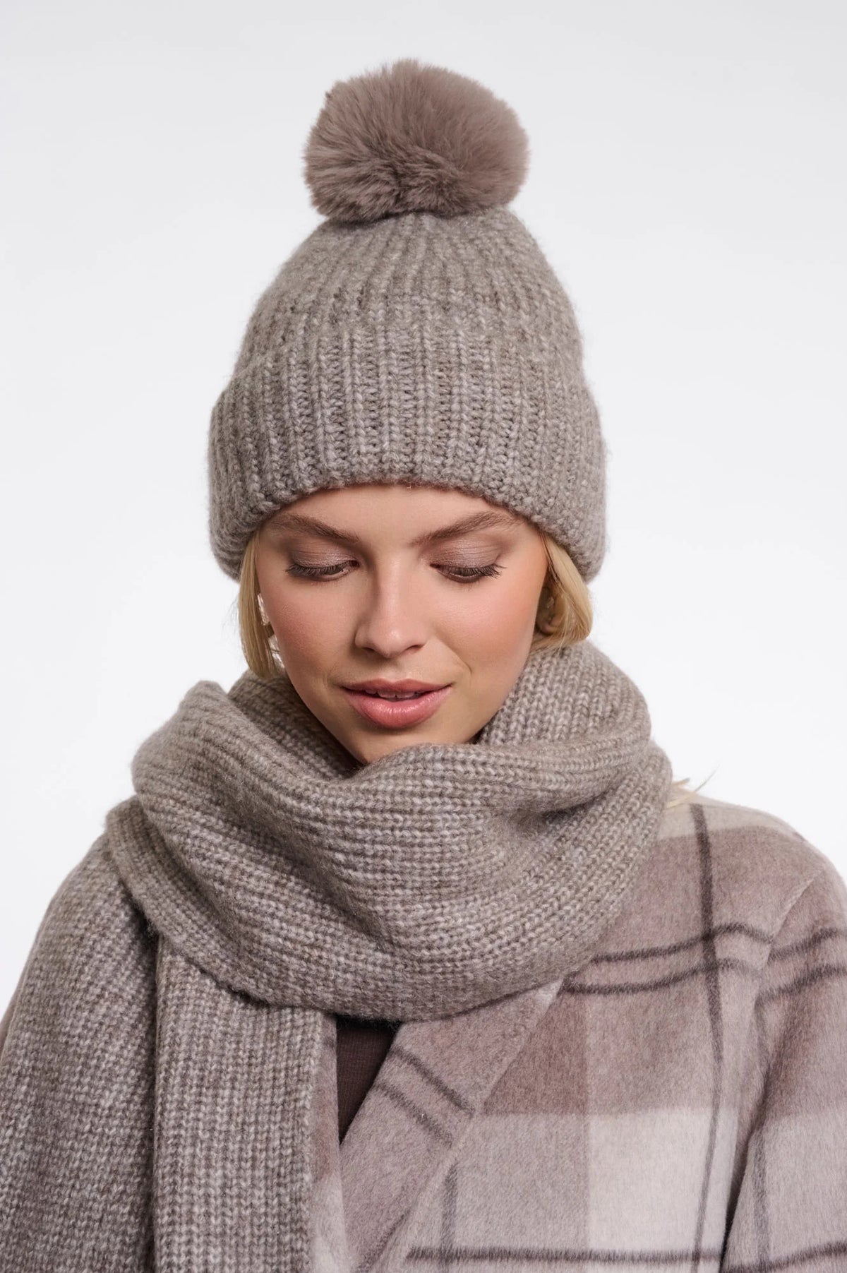 Rino & Pelle Nancy beanie with pompon