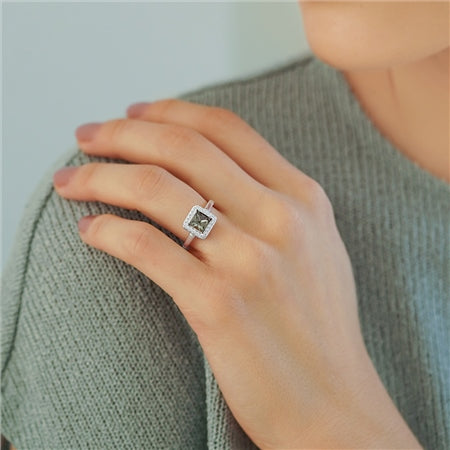 Newbridge Silverware | Square Ring with Black and Clear Stones
